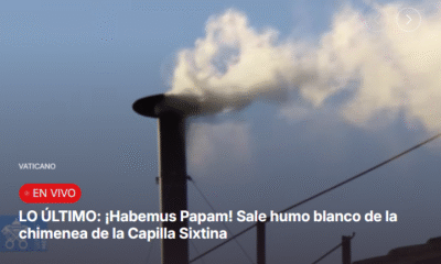 ¡Habemus Papam! Sale humo blanco de la chimenea de la Capilla Sixtina