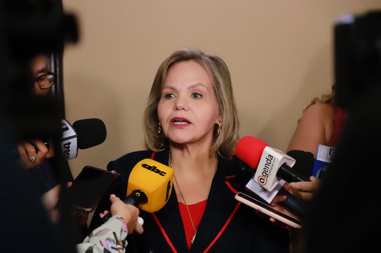 Lilian a Wiens: “El que habla de concordia traiciona a medio millón de colorados”