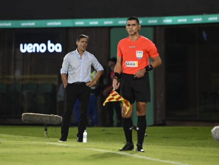 Fabián Bustos: “El partido termina en la expulsión» – Olimpia