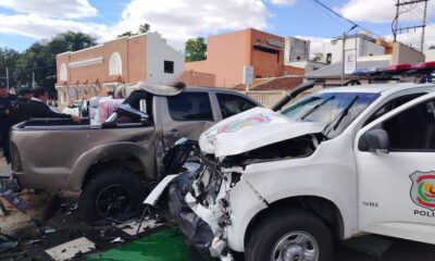 Video: tres policías heridos deja choque entre patrullera y una camioneta en Asunción