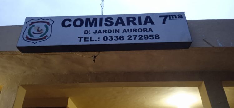 Denuncia de Maltrato Policial en la Comisaría 7ª de Jardín Aurora: Un Caso de Acusaciones Cruzadas Denuncia de Maltrato Policial en la Comisaría 7ª de Jardín Aurora: Un Caso de Acusaciones Cruzadas