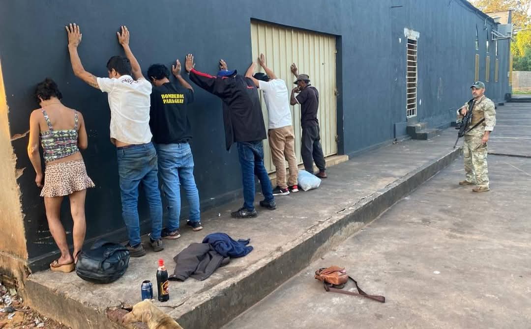 Operativo antidrogas en Pedro Juan Caballero arroja seis detenidos Operativo antidrogas en Pedro Juan Caballero arroja seis detenidos