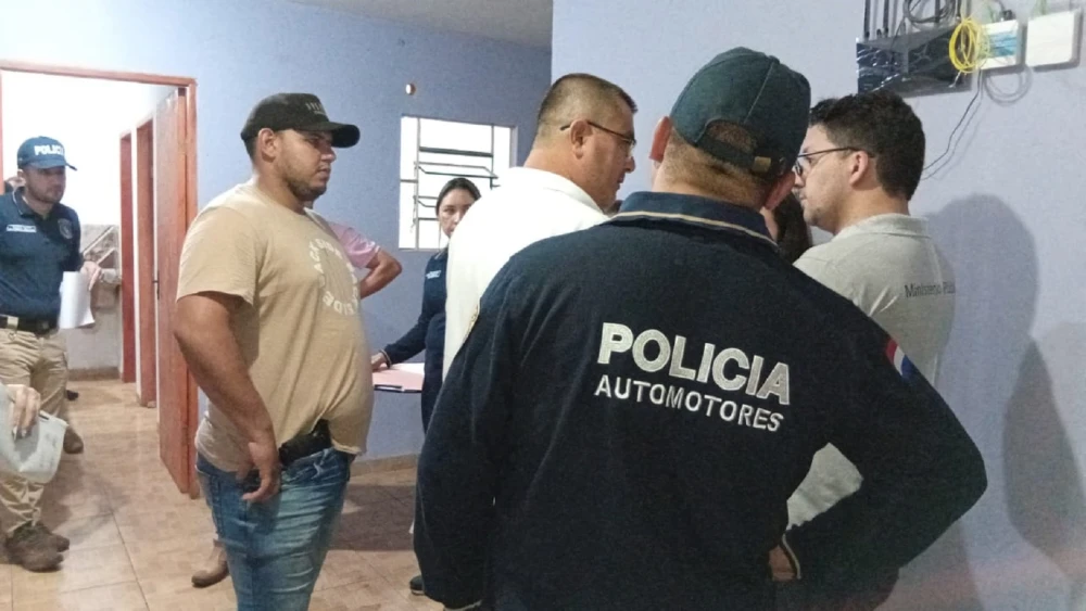 Policía allana inquilinato donde vivían sicarios del abogado en Pedro Juan Caballero Policía allana inquilinato donde vivían sicarios del abogado en Pedro Juan Caballero