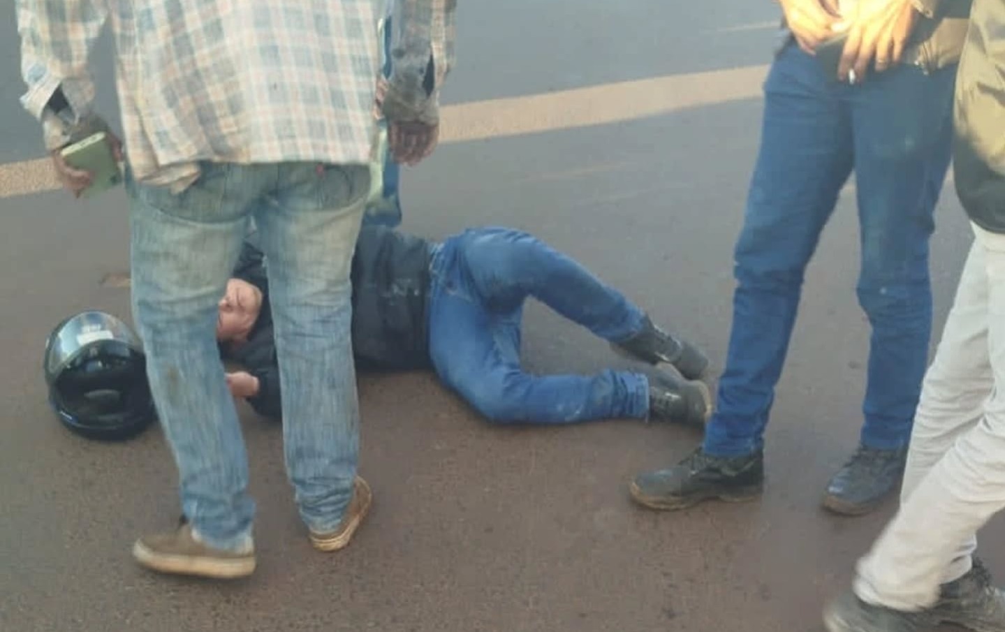 Conductor de moto sin licencia termina fracturado y detenido tras choque en Pedro Juan Caballero Conductor de moto sin licencia termina fracturado y detenido tras choque en Pedro Juan Caballero