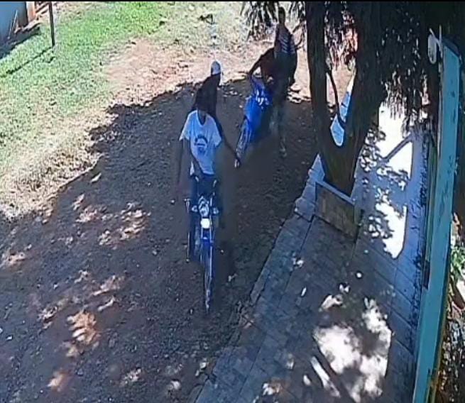 Motochorros con machete asaltan a menor y roban su biciclo en Pedro Juan Caballero Motochorros con machete asaltan a menor y roban su biciclo en Pedro Juan Caballero