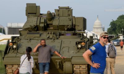 'No me siento como un rey': Trump cumple su sueño de un desfile militar en su cumpleaños en medio de protestas | A NOSOTROS