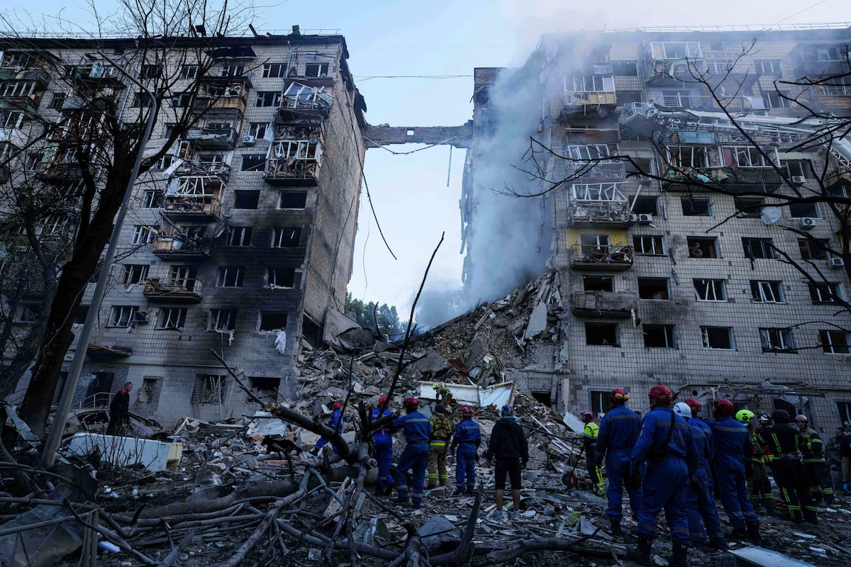 Al menos 10 muertos y más de cien heridos en uno de los mejores ataques rusos contra Kiev | Internacional Al menos 10 muertos y más de cien heridos en uno de los mejores ataques rusos contra Kiev | Internacional