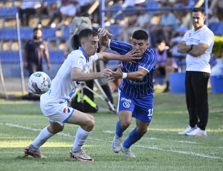 Juan Luis Alfaro, a una firma del Guaraní de Víctor Bernay