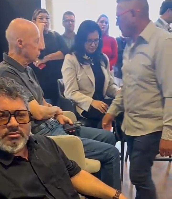 Encuentro de Líderes Municipales del PT en la Casa del Concejal Land Mark en Campo Grande: Estrategias para las Elecciones. Encuentro de Líderes Municipales del PT en la Casa del Concejal Land Mark en Campo Grande: Estrategias para las Elecciones.