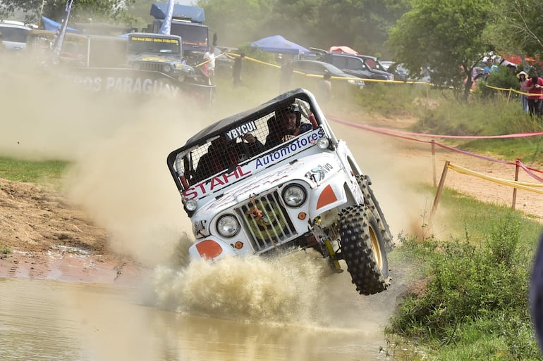 Campeonato Nacional Todoterreno-Club Cateura: Show de las potentes 4×4 en Itá