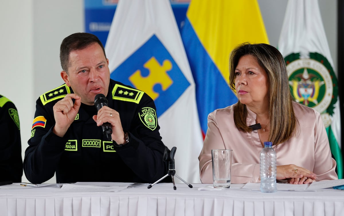La oficina del fiscal señala a una red de hitmen como responsables del ataque contra el candidato Miguel Uribe Turbay La oficina del fiscal señala a una red de hitmen como responsables del ataque contra el candidato Miguel Uribe Turbay