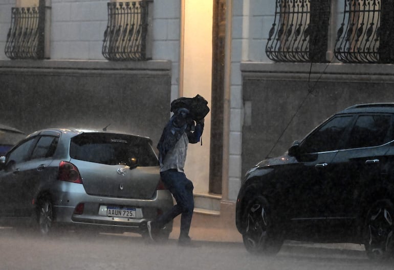 Lluvias de 120 mm y vientos de hasta 100 km/h para los siguientes dos días – Clima
