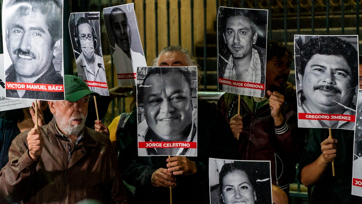 Sanciones a doce y periodistas disabiliados: las quejas por censura crecen en México Sanciones a doce y periodistas disabiliados: las quejas por censura crecen en México