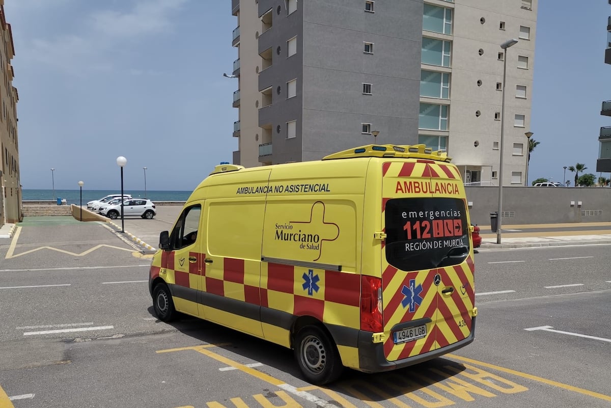 Una bañera en una playa de águila muere por inmersión | España