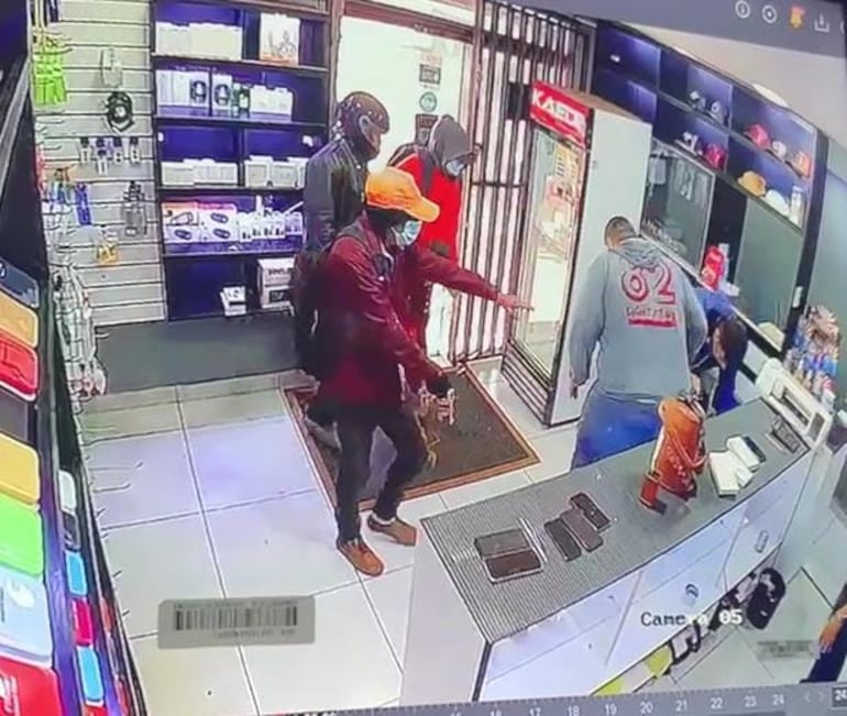 Víctimas persiguen y atrapan a asaltantes en Pedro Juan Caballero