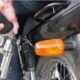 Ladrones sustraen una moto tras luchar con una joven de 14 años.