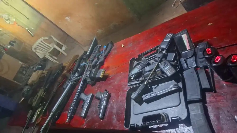 Realizan operativos en Pedro Juan Caballero y desmantelan supuesta red narcotraficante. Realizan operativos en Pedro Juan Caballero y desmantelan supuesta red narcotraficante.