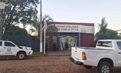 Intendente acusado de usurpación.