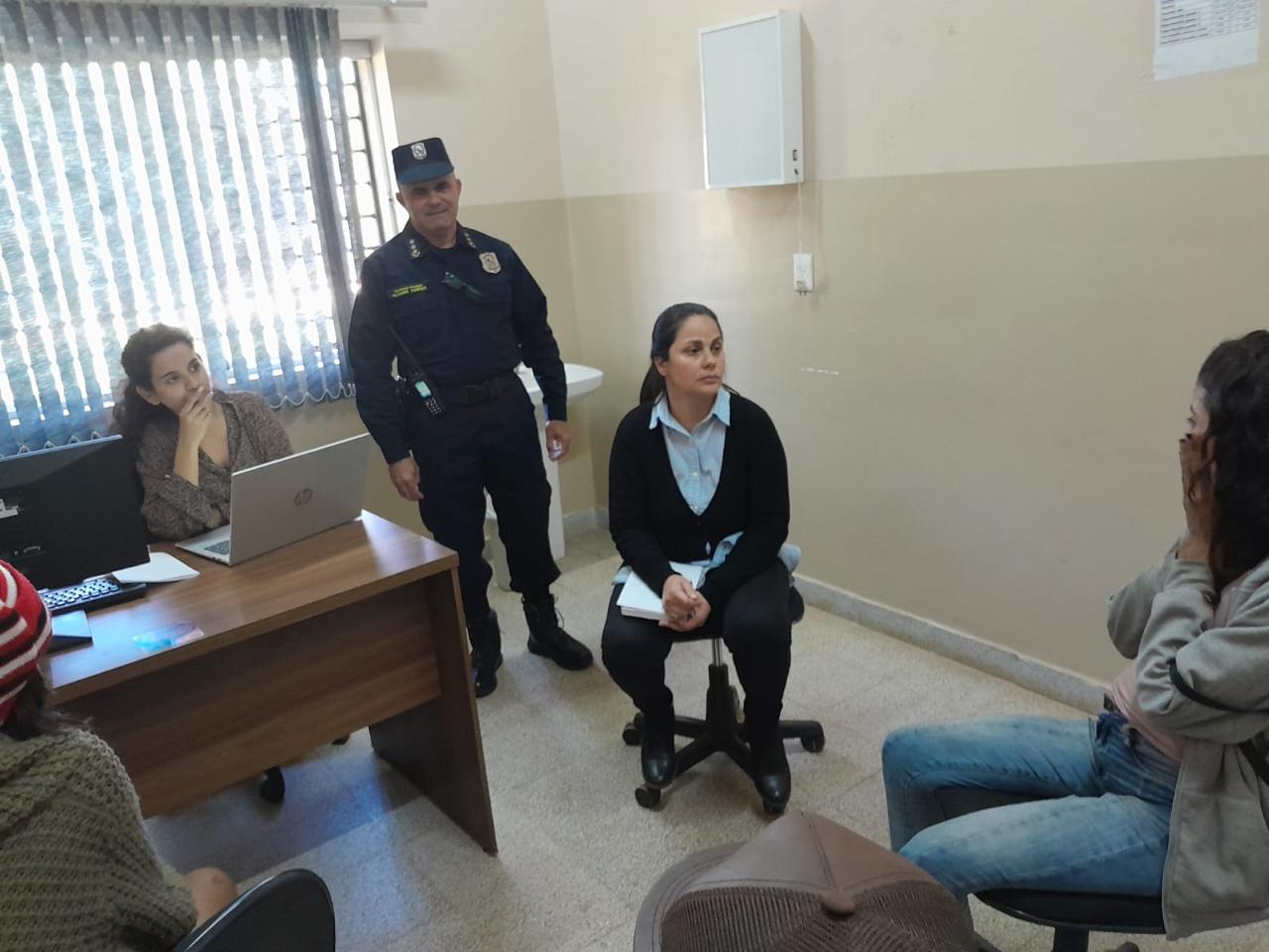 Charla de prevención contra abuso de drogas en comisaría 8° Capiatá