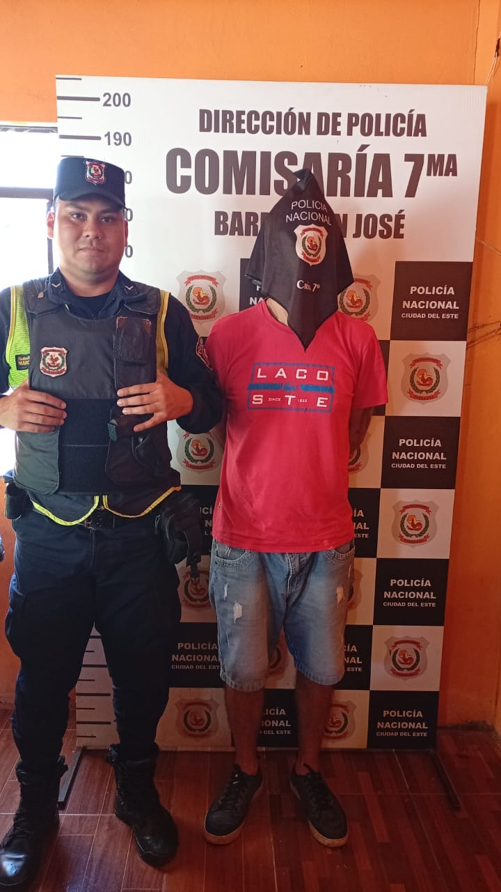 Aprehensión en flagrancia de hombre por supuesto hurto Alto Paraná