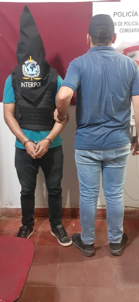 Detención nacional e internacional de hombre por abuso sexual agravado