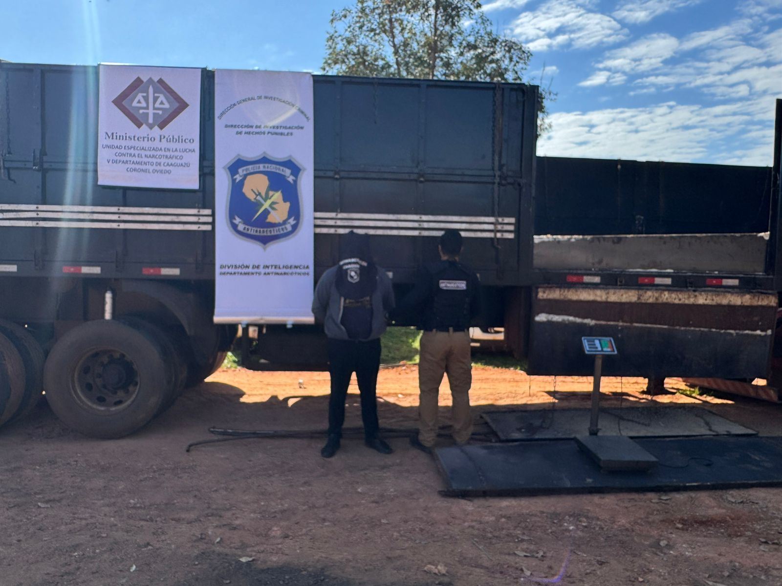 Detención en Caaguazú: Incautan más de cinco mil kilos marihuana prensada Detención en Caaguazú: Incautan más de cinco mil kilos marihuana prensada