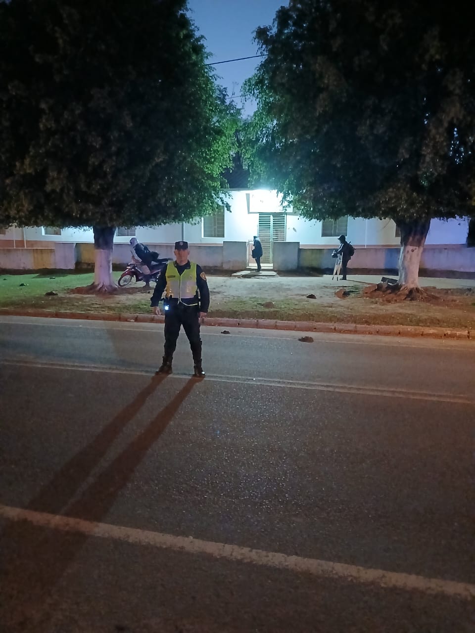 Cobertura policial garantizando seguridad en entrada de escuelas Guairá Cobertura policial garantizando seguridad en entrada de escuelas Guairá