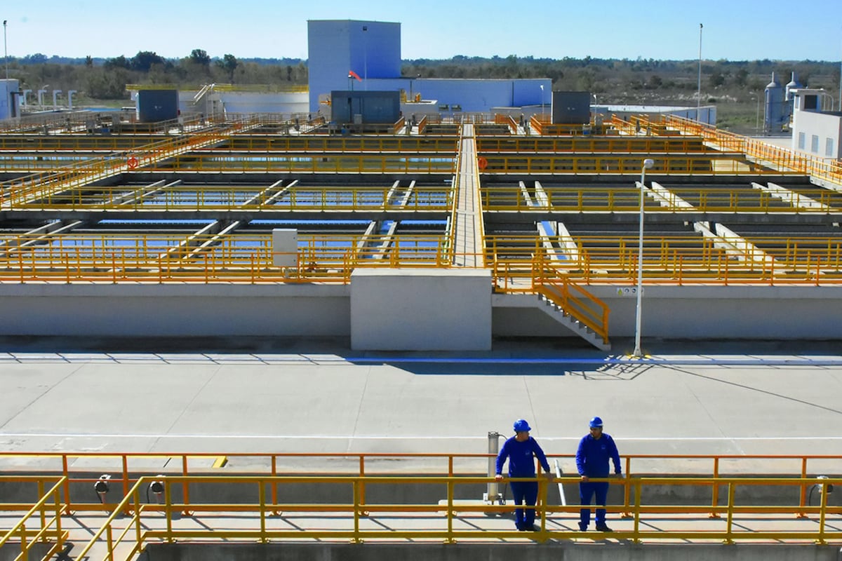 El gobierno de Milei comienza la privatización del servicio de agua en Buenos Aires El gobierno de Milei comienza la privatización del servicio de agua en Buenos Aires
