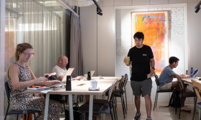 «Estoy quemado por las neuronas. Necesito estar en un lugar genial para poder actuar en el trabajo». Los cafés se convierten en oficinas autónomas sin aire en casa | Gastronomía: recetas, restaurantes y bebidas