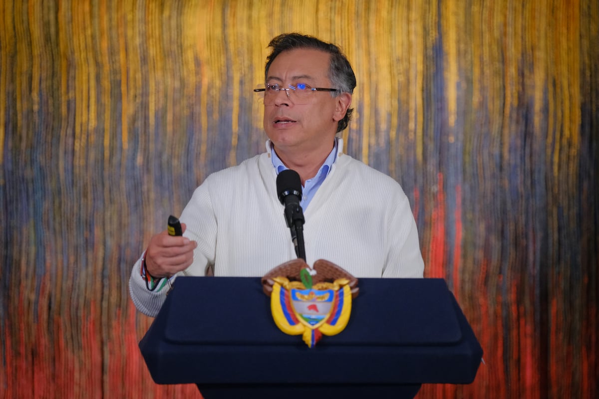 Gustavo Petro toma la ofensiva contra el sistema de salud en su último año: «Todo debe intervenir» Gustavo Petro toma la ofensiva contra el sistema de salud en su último año: «Todo debe intervenir»