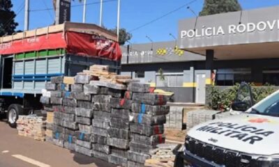 Gran cargamento de marihuana y skunk incautados en camión con chapa paraguaya en Brasil