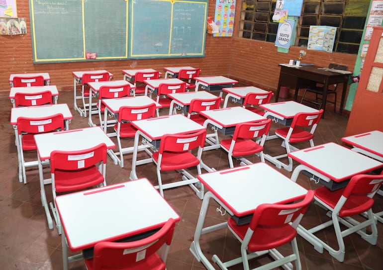 Itaipú entregó el 73% de los pupitres chinos