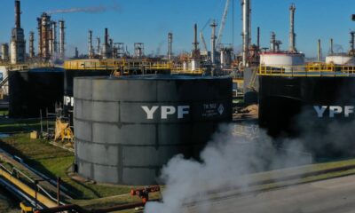 La justicia de los Estados Unidos otorga a Argentina durante tres días para entregar sus acciones de YPF
