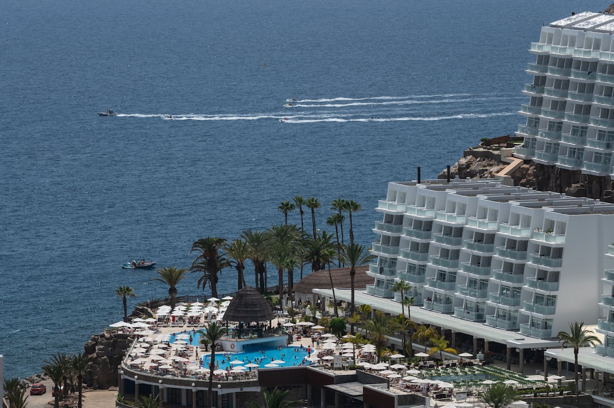 Las compañías hoteleras se lanzan para poner pisos a sus trabajadores | Negocio Las compañías hoteleras se lanzan para poner pisos a sus trabajadores | Negocio