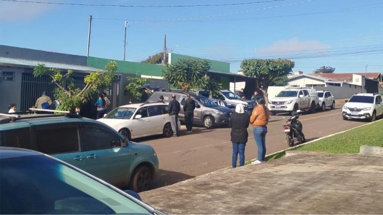 Urgente: Encuentran a un hombre sin vida en una casa del barrio Granja, en Ponta Porã. Urgente: Encuentran a un hombre sin vida en una casa del barrio Granja, en Ponta Porã.