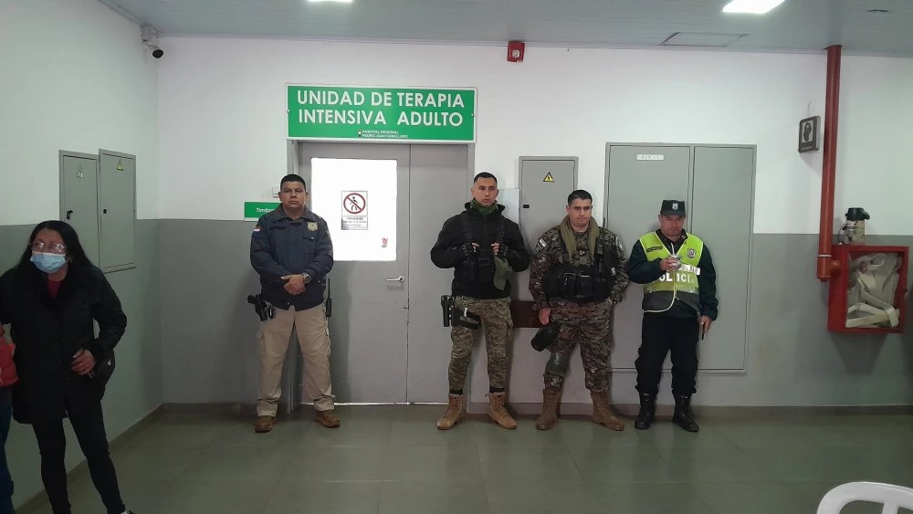 Sicario lesionado por vigilantes es ingresado en unidad de terapia. Sicario lesionado por vigilantes es ingresado en unidad de terapia.