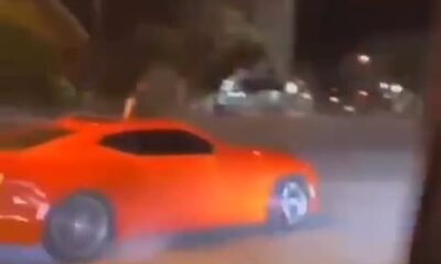 Captan a un chofer realizando un «trompo» mientras dispara al aire en el centro de Pedro Juan.