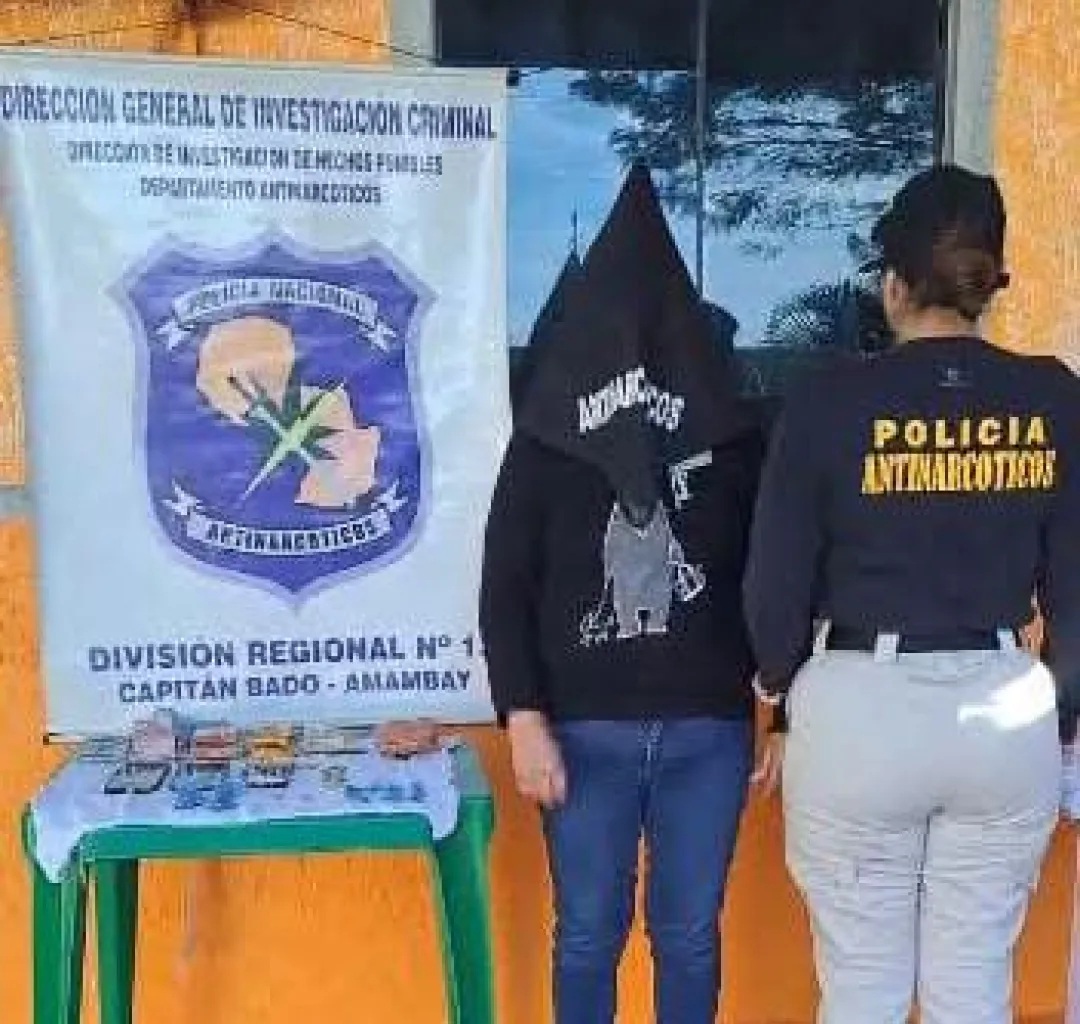 Operativo en Capitán Bado resulta en la detención de una mujer y la incautación de drogas. Operativo en Capitán Bado resulta en la detención de una mujer y la incautación de drogas.