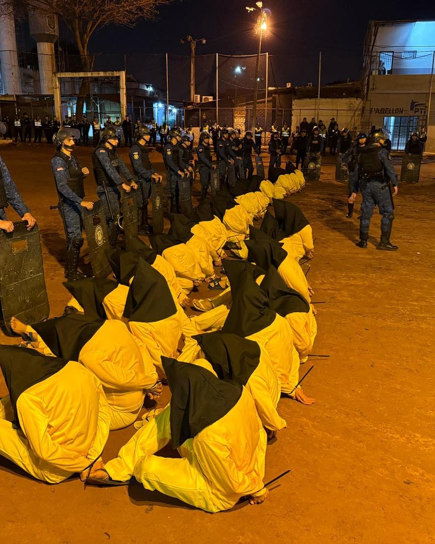 Policía Nacional finaliza exitoso traslado de 515 reclusos Alto Paraná