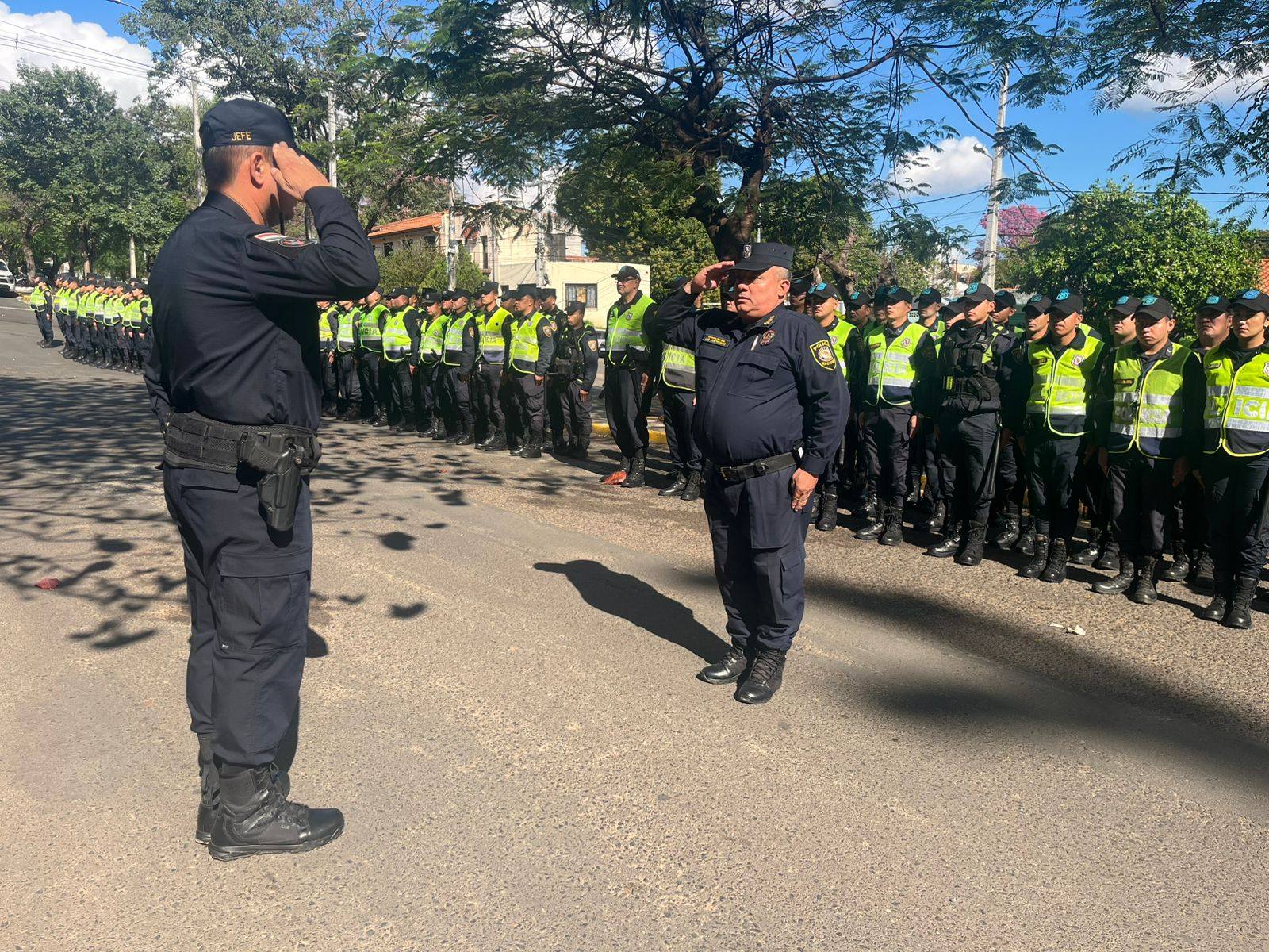 Formación y despliegue policial para seguridad en encuentro deportivo
