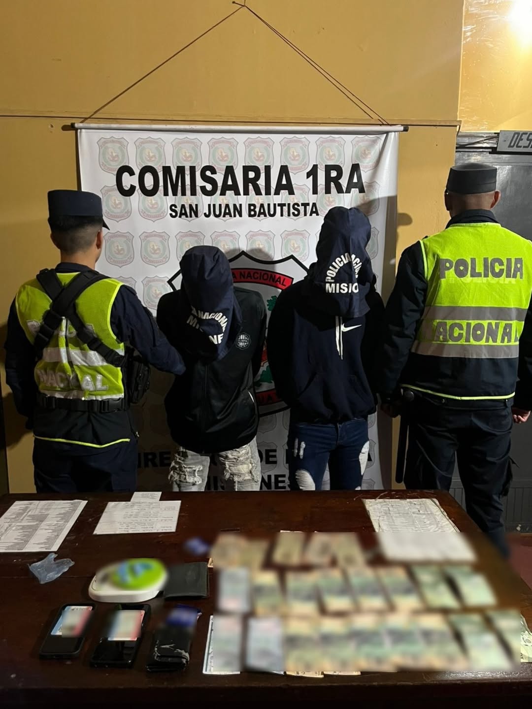Aprehensión de dos personas por tenencia de estupefacientes en Misiones Aprehensión de dos personas por tenencia de estupefacientes en Misiones