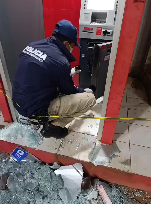 Intervención policial rápida ante tentativa de hurto cajero automático Intervención policial rápida ante tentativa de hurto cajero automático