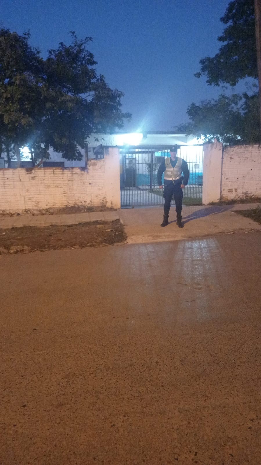 Cobertura policial garantizando seguridad en escuelas del departamento Central