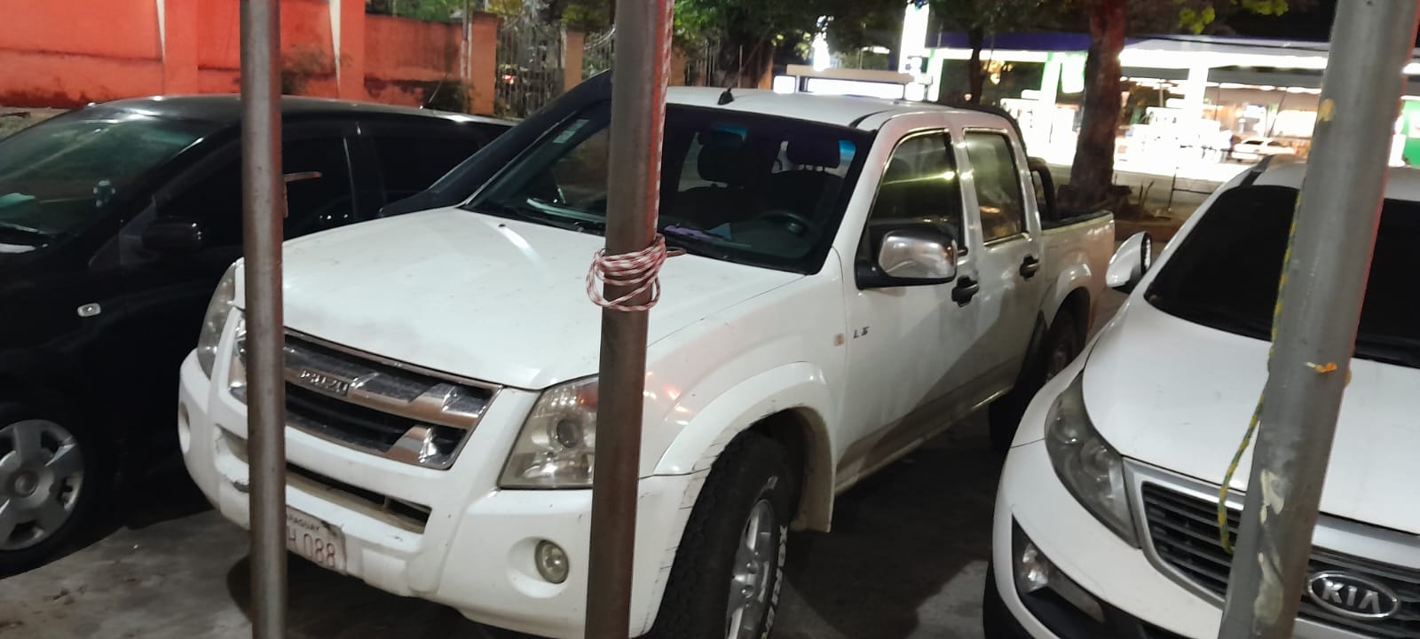 Policía Nacional recupera vehículo Isuzu hurtado en Asunción exitosamente. Policía Nacional recupera vehículo Isuzu hurtado en Asunción exitosamente.