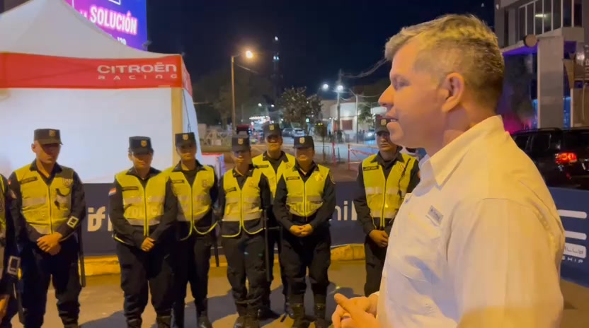 Homenaje a Policías: Honor y Orgullo Nacional en Paraguay Homenaje a Policías: Honor y Orgullo Nacional en Paraguay