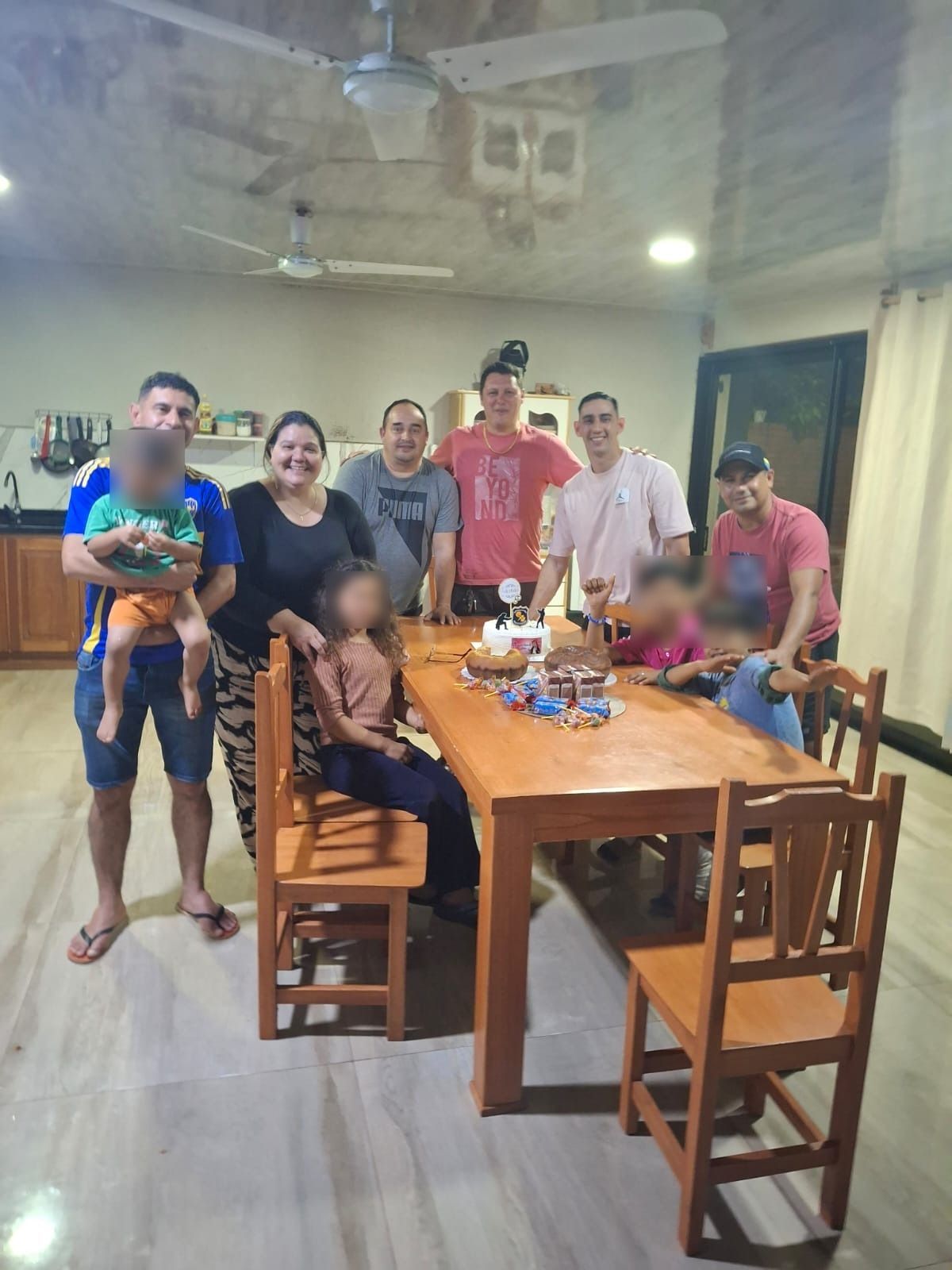 Agentes policiales celebran con merienda el Día del Agente Agentes policiales celebran con merienda el Día del Agente