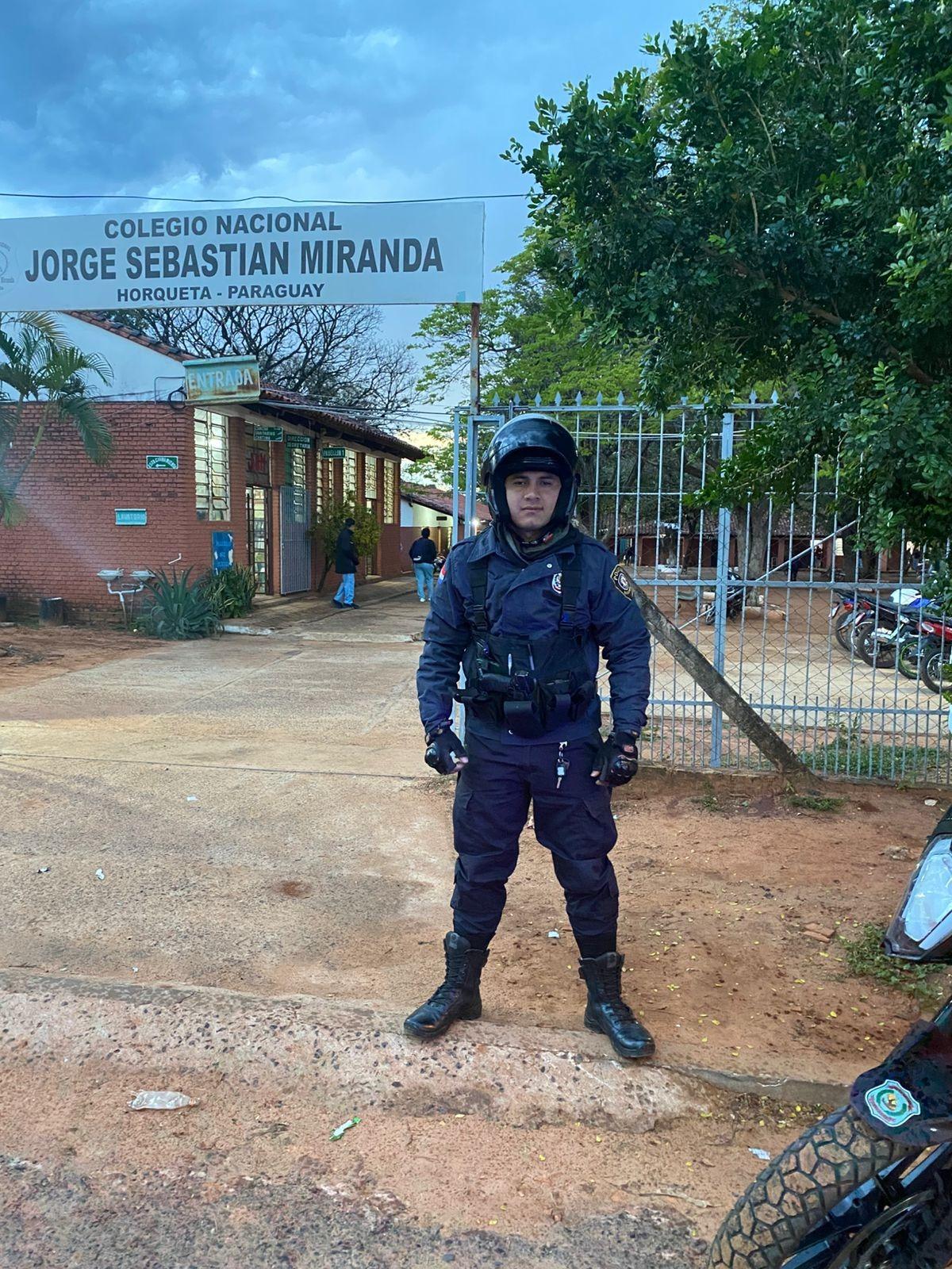 Policía Nacional Asegura Entorno Escolar: Compromiso Concepción en Acción
