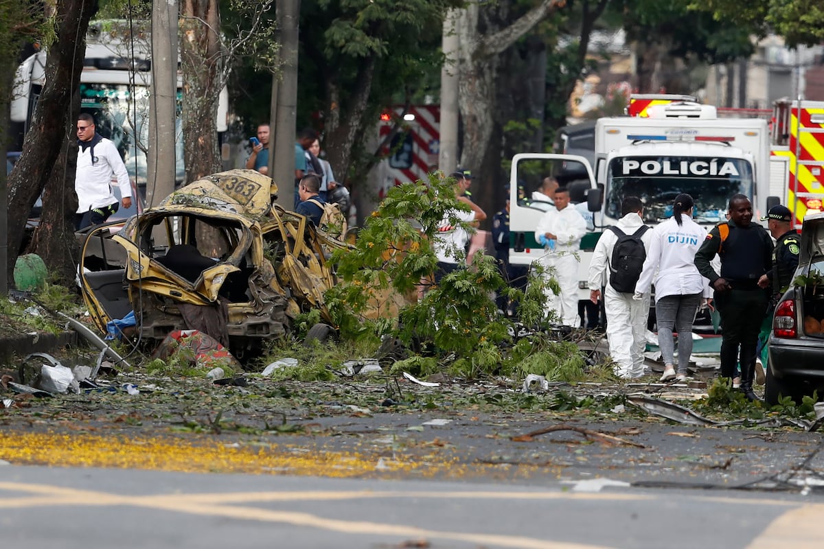 Al menos 6 muertos y más de 60 heridos en un ataque explosivo en una base militar en Cali Al menos 6 muertos y más de 60 heridos en un ataque explosivo en una base militar en Cali