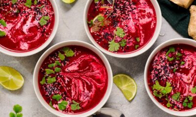 Con frutas, almendras o menta: buenos gazpachos empaquetados que dejan la receta tradicional | El comediante | Gastronomía