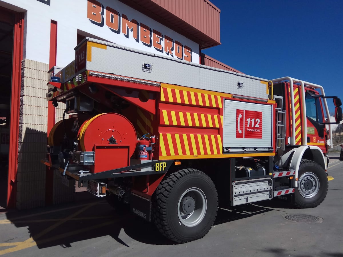 Dos fallecidos en el fuego de una fábrica de petróleo en Granada | España Dos fallecidos en el fuego de una fábrica de petróleo en Granada | España